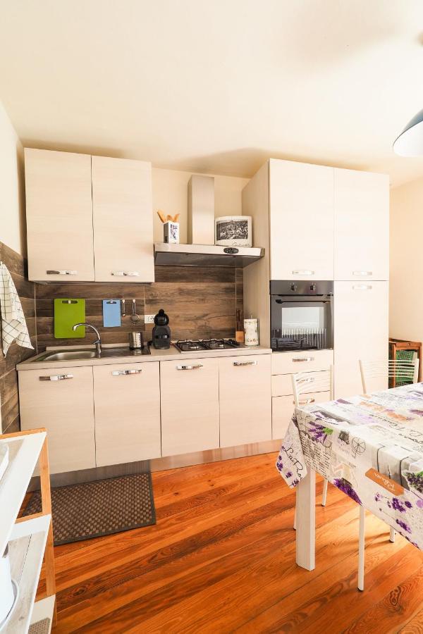 Rivacanze Apartments ลาโญ ภายนอก รูปภาพ